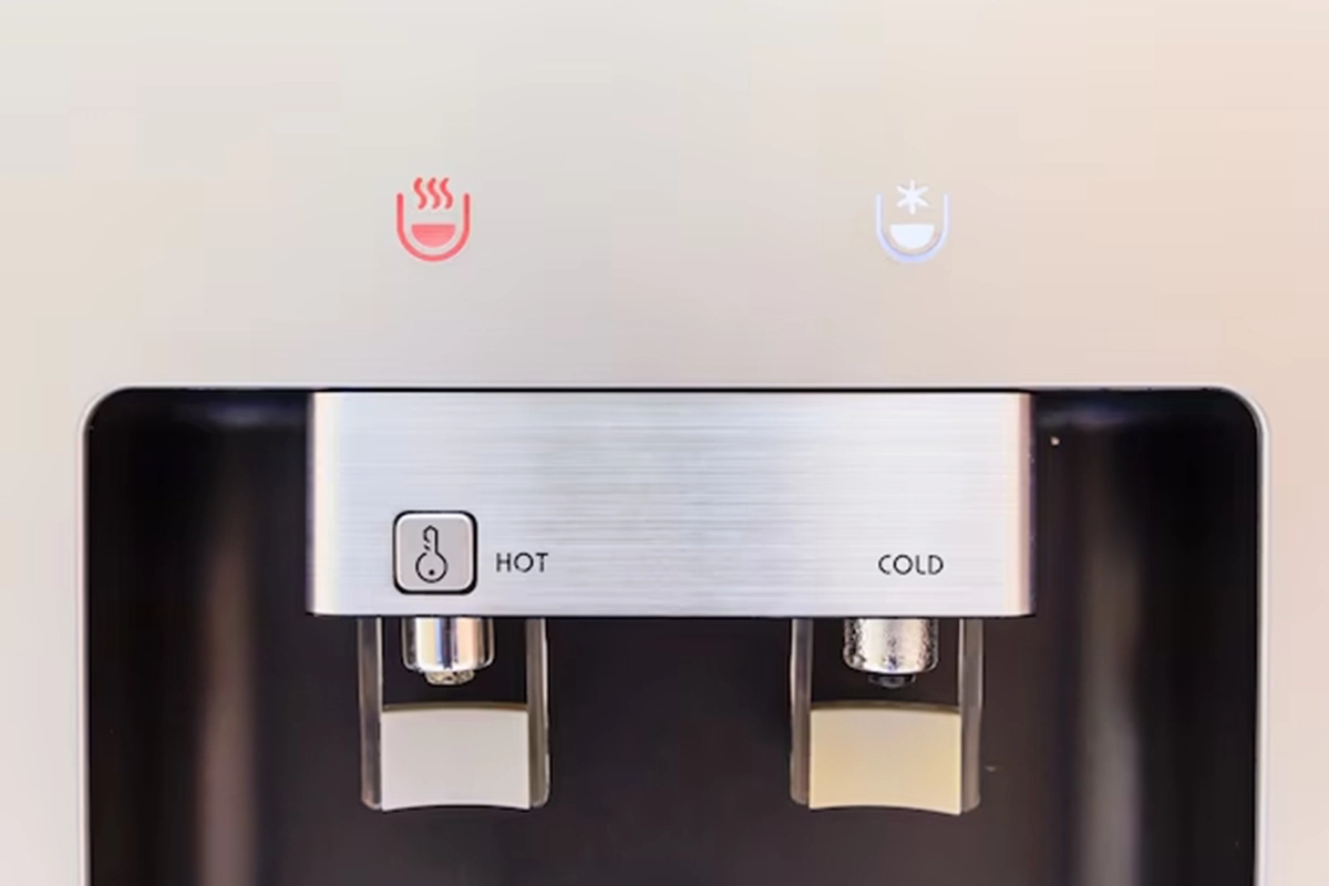 آب سرد و آب گرم آبسردکن